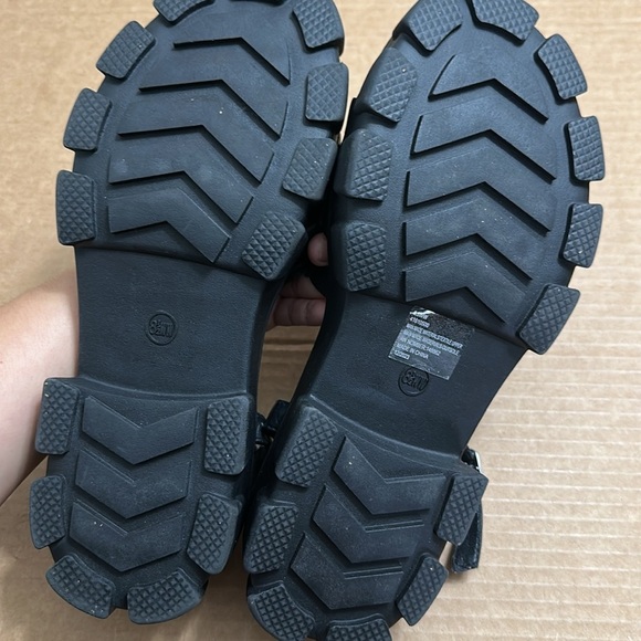 Torrid Multi Band Heeled Chunky Platform Sandal Black Womens Size 8.5 WW NWOT - Picture 6 of 11